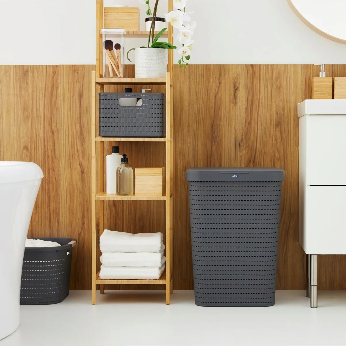 Rotho COUNTRY Wäschekorb, 55 l, mit Deckel und Tragegriffen – elegante Rattan-Optik, verbesserte Belüftung 3